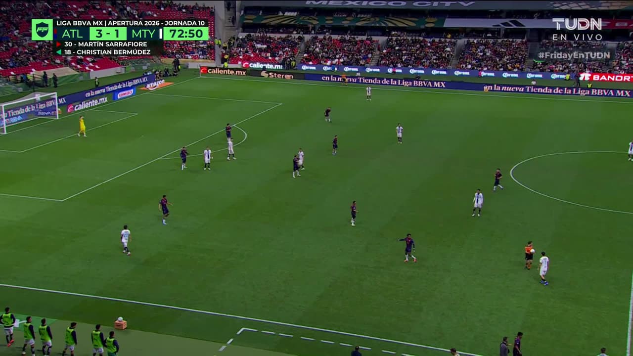 ¡TIRO ATAJADO! disparo por Diego Rossi.