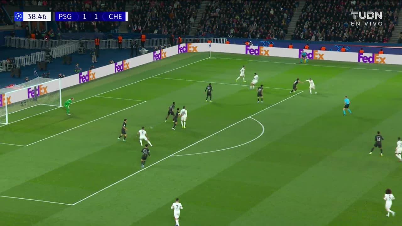 ¡GOL!  anota para Paris Saint-Germain. Ousmane Dembélé