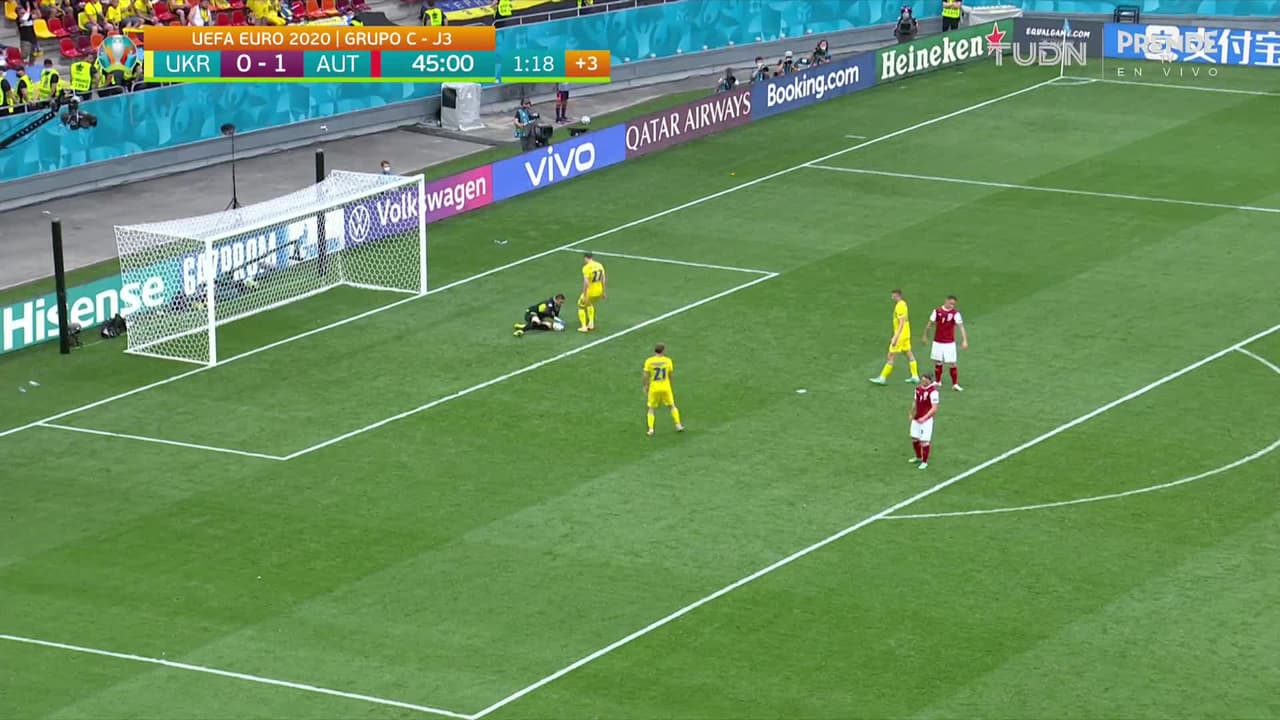 ¡TIRO ATAJADO! disparo por Marko Arnautovic.