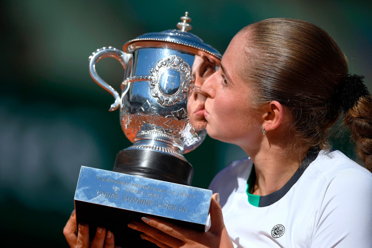París ha alumbrado una estrella, un torbellino de tenis que, si sabe canalizar su furia, puede reinar en los próximos años.