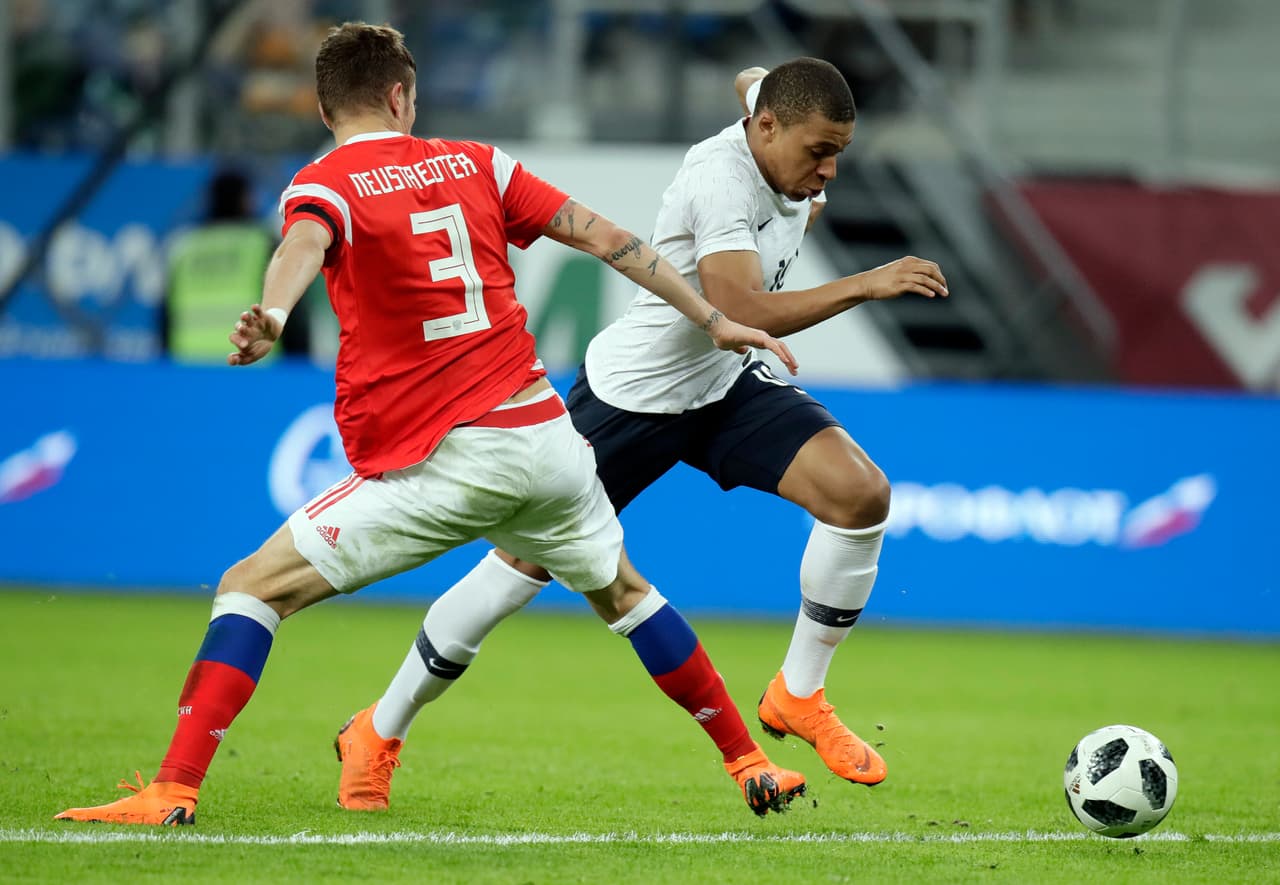 Mbappe demostró su calidad y al minuto 38 del segundo tiempo fue de nuevo pesadilla para Neustaedter y tras un amague pasó el balón en medio de las piernas del arquero para el 3-1.