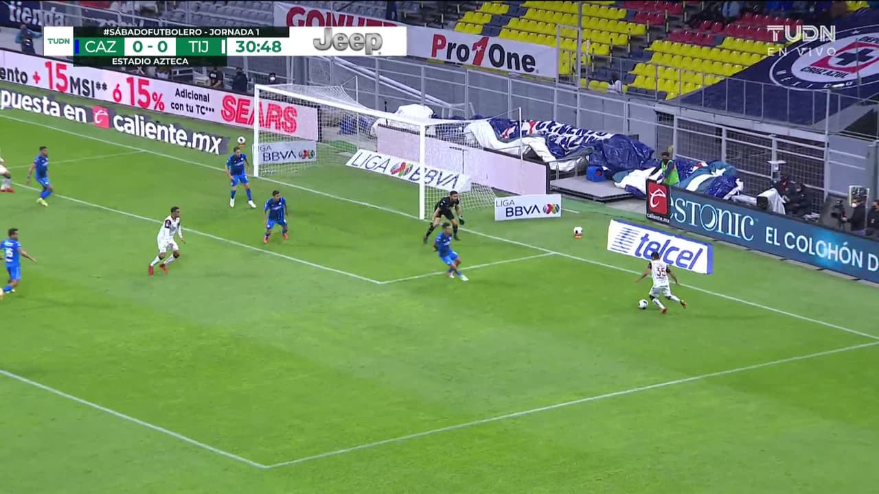 ¡TIRO ATAJADO! disparo por Marcel Ruiz.