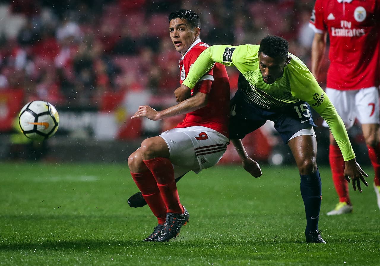 <b>Benfica [5]-0 Marítimo: </b>el delantero Raúl JIménez no fue titular, pero entró al campo al minuto 73 y no pudo marcar. Lleva a penas tres en esta temporada del fútbol portugués.