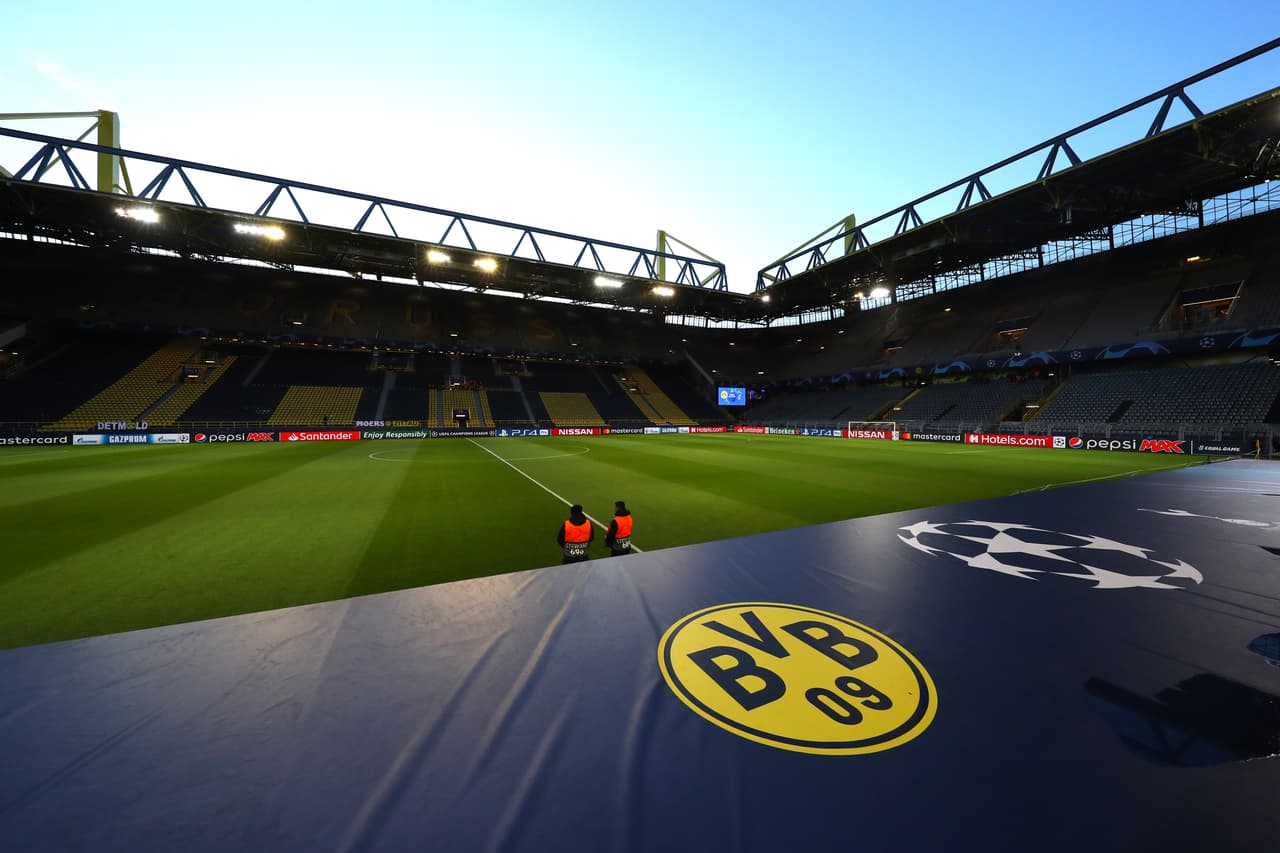 20. Westfalen Stadium o Signal Iduna Park, Borussia Dortmund (Alemania).