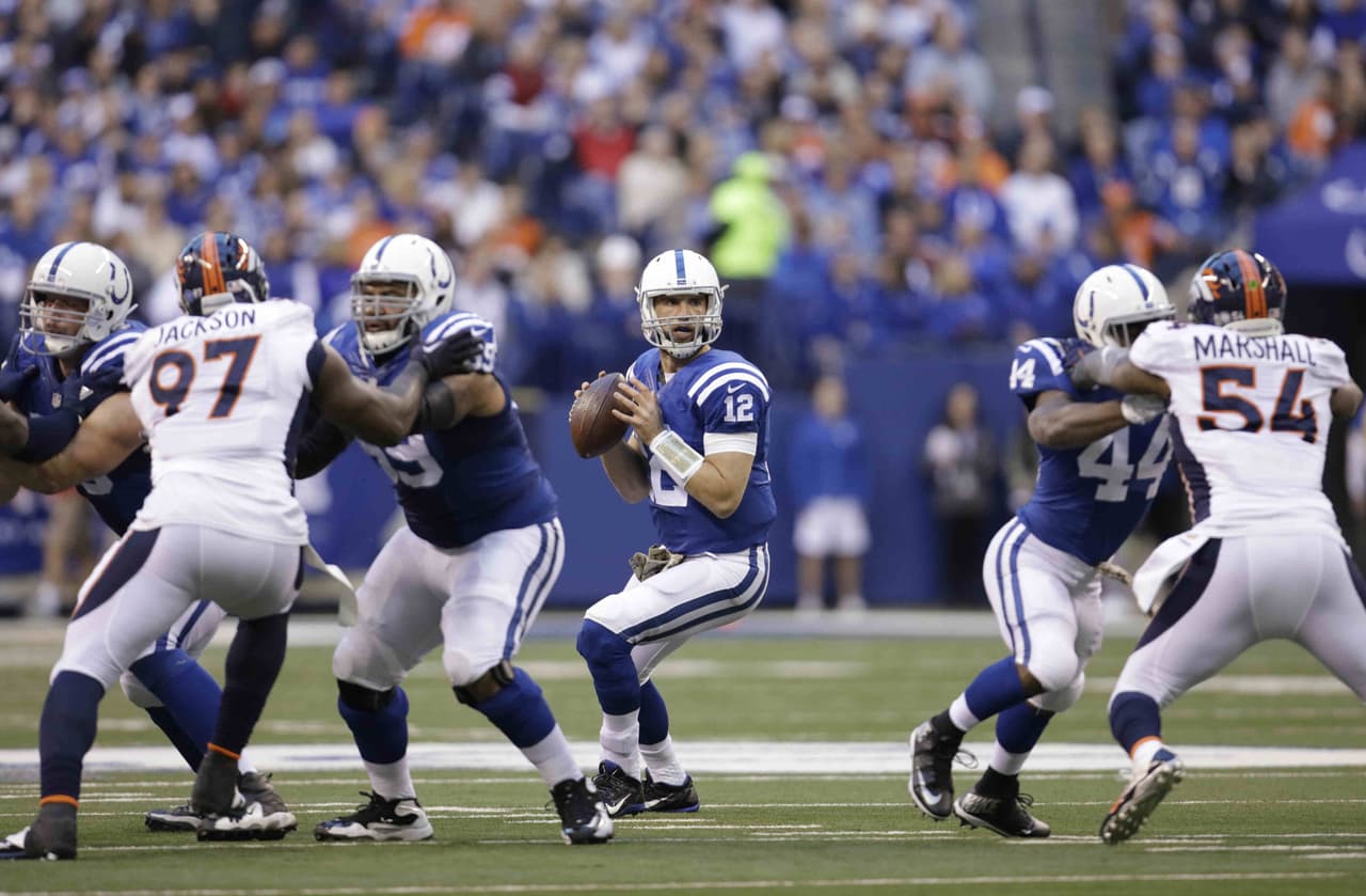 5. ANDREW LUCK - Era crucial que evitara los errores contra la defensiva número uno de la NFL, la de los Denver Broncos y así lo hizo. Completó 21 de 36 para 252 yardas con 2 touchdowns, sin intercepciones. La ofensiva de los Colts produjo en total 365 yardas contra la defensa de Denver que promediaba 274 por partido.
