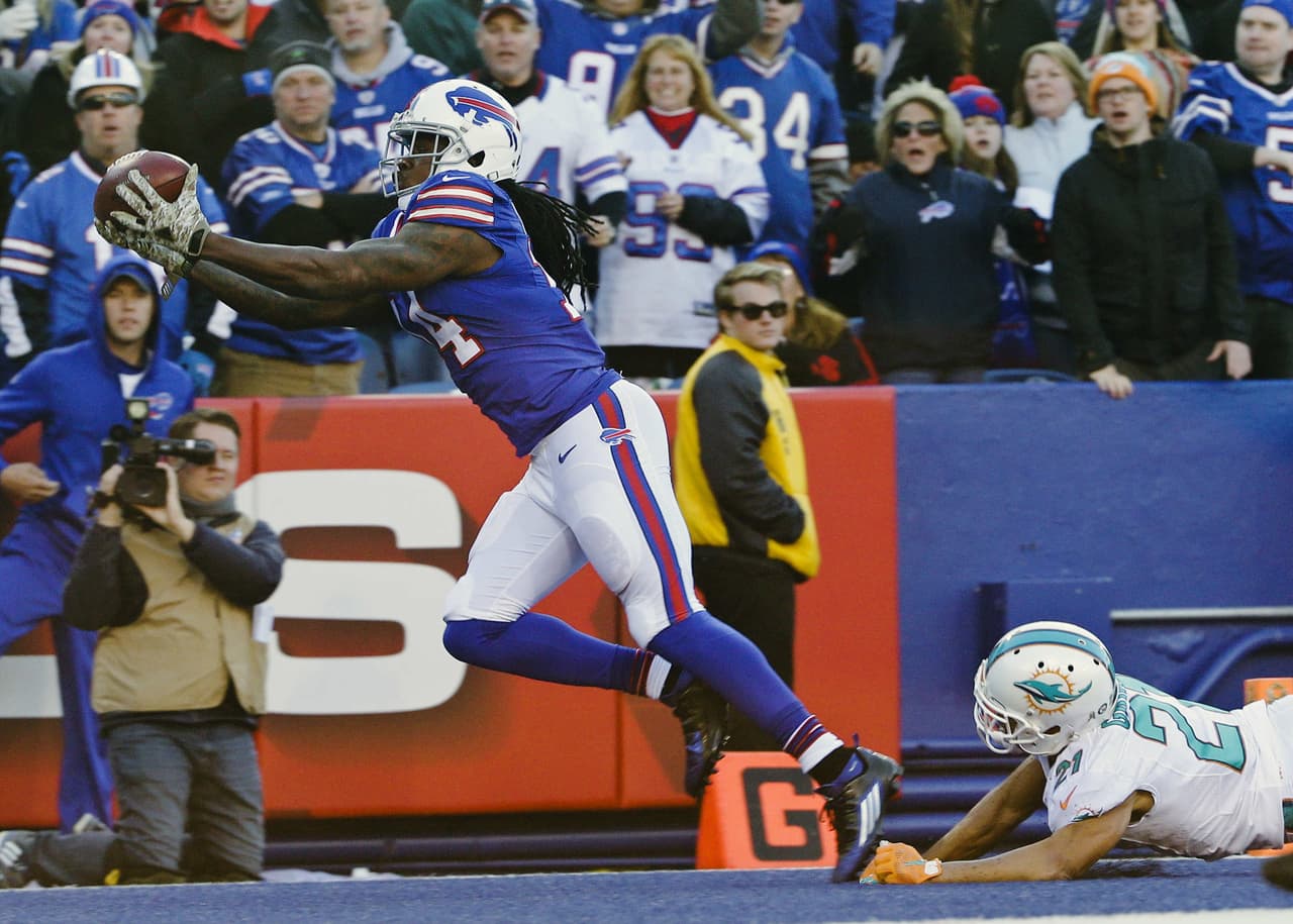 9. SAMMY WATKINS - Tuvo el mejor partido de su carrera con 8 recepciones para 168 yardas con un touchdown. Fue uno de los 3 jugadores de los Bills que superaron las 100 yardas contra la débil defensiva de los Dolphins. LeSean McCoy corrió para 112 yardas y Karlos Williams agregó 110 yardas también por tierra.