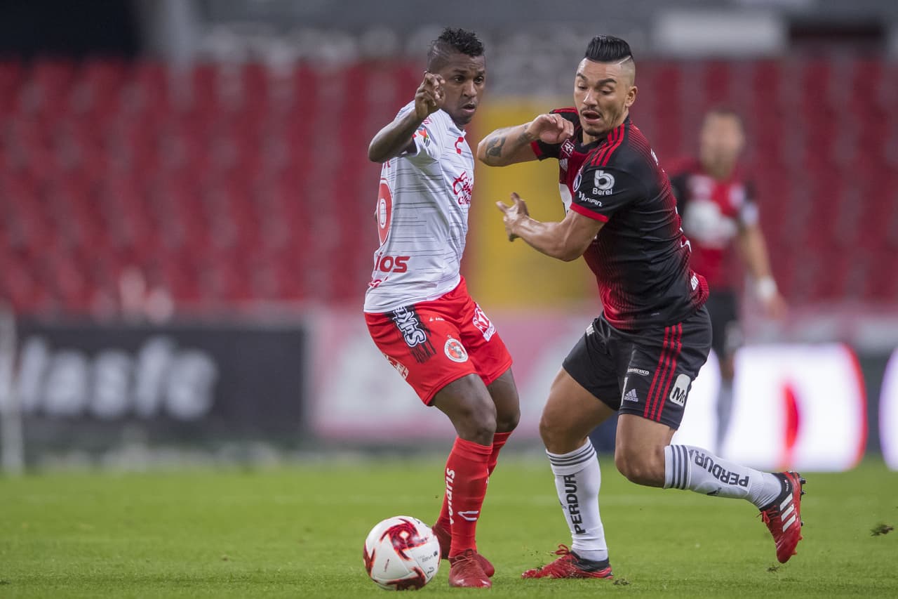 Con goles de Luciano Acosta y Javier Correa, Atlas gana y se queda con los puntos.