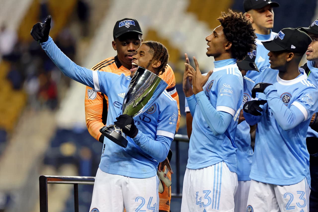 Talles Magno celebró la obtención de la MLS Cup con New York City FC en diciembre.