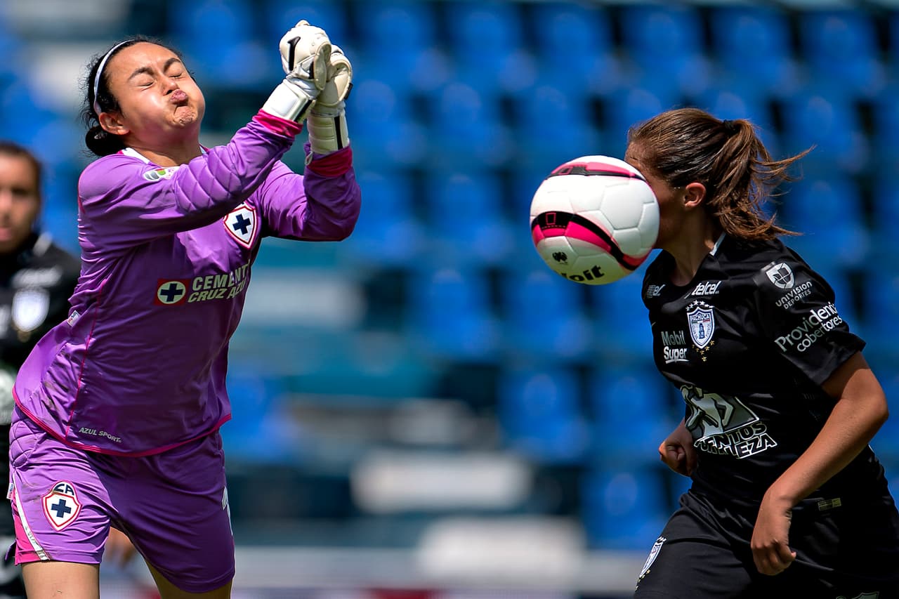 Action photo during the match Cruz Azul vs Pachuca corresponding 4th of the MX Womens League of the Apertura 2017 Tournament. Foto de accion durante el partido Cruz Azul vs Pachuca , correspondiente a la Jornada 4 de la Liga MX Femenil del Torneo Apertura 2017, en el Estadio Azul en la foto: Mariana Zarraga Cruz Azul Femenil 19/08/2017/MEXSPORT/Osvaldo Aguilar