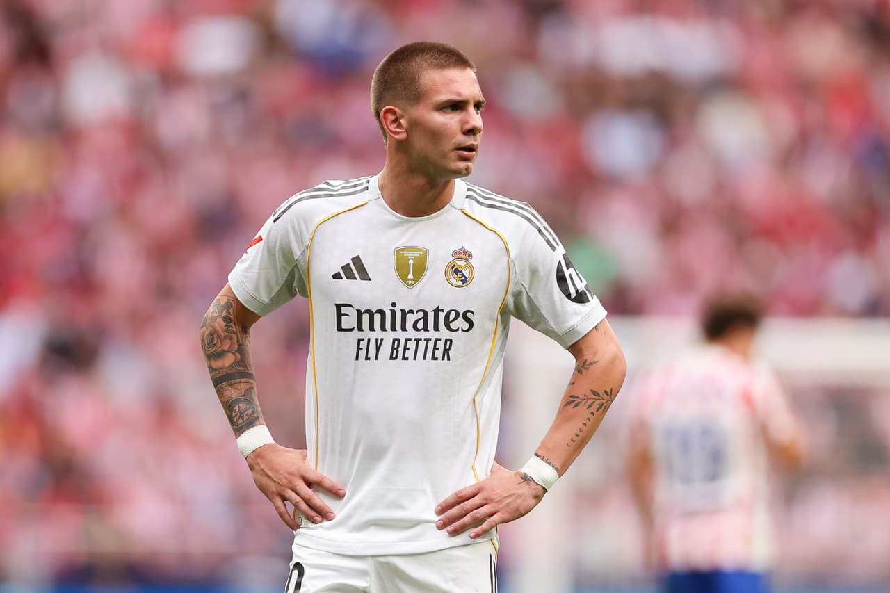 El Real Madrid pagó a River Plate 63.2 millones de euros por Mastantuono, cifra que incluye los 45 millones de euros de la cláusula de rescisión y 18.2 millones más por impuestos, tasas y otros costos asociados a la transacción, convirtiendo el fichaje en el más caro en la historia del futbol argentino.