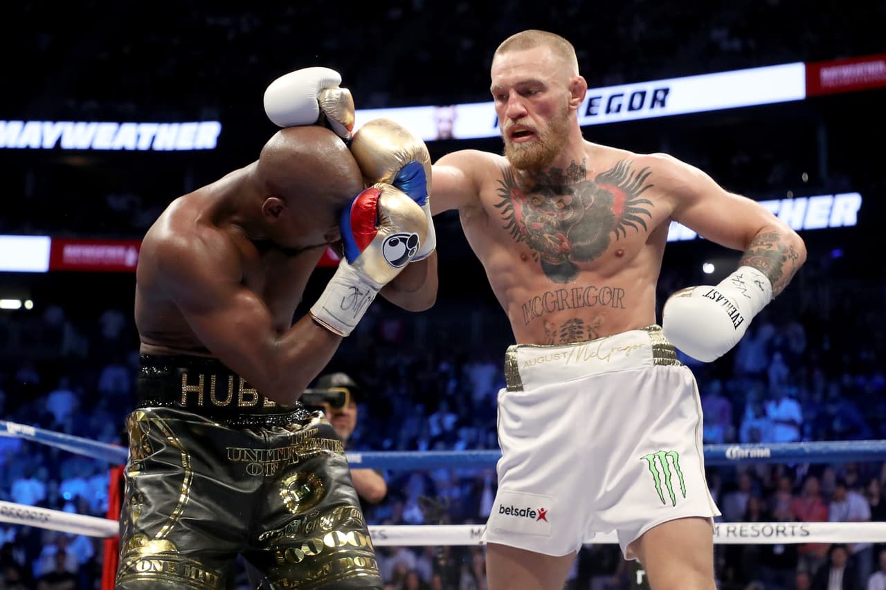 Mayweather aseguró que se dejó ganar rounds ante McGregor para hacerlo ver como un Dios
