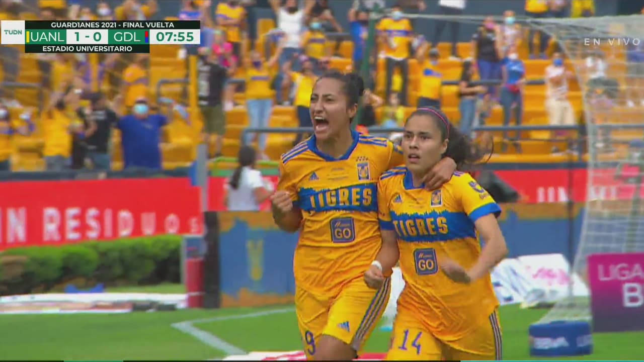 ¡Tigres apedrea! Lizbeth Ovalle marca el 1-0 tras una serie de tiros