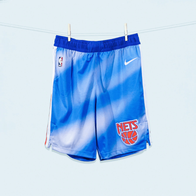 Los Brooklyn Nets se enorgullecen de llevar este uniforme durante la próxima temporada de la NBA.