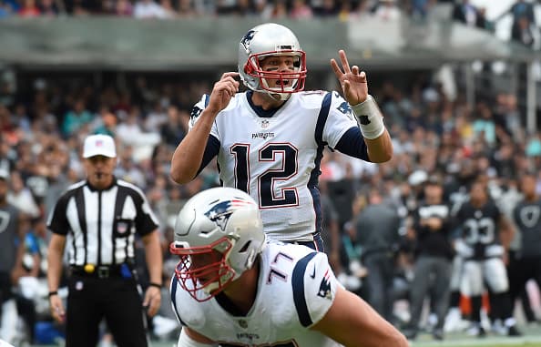 Tom Brady estuvo intratable. El mariscal de campo completo 30 de 37 envíos para sumar 339 yardas además de conseguir 3 pases de anotación sin intercepciones.