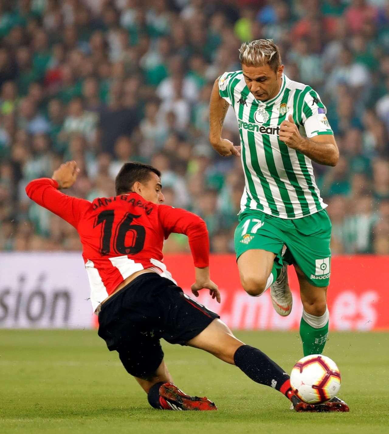 Los locales iban por mucho más y la motivación fue alta gracias al apoyo del estadio Benito Villamarín.