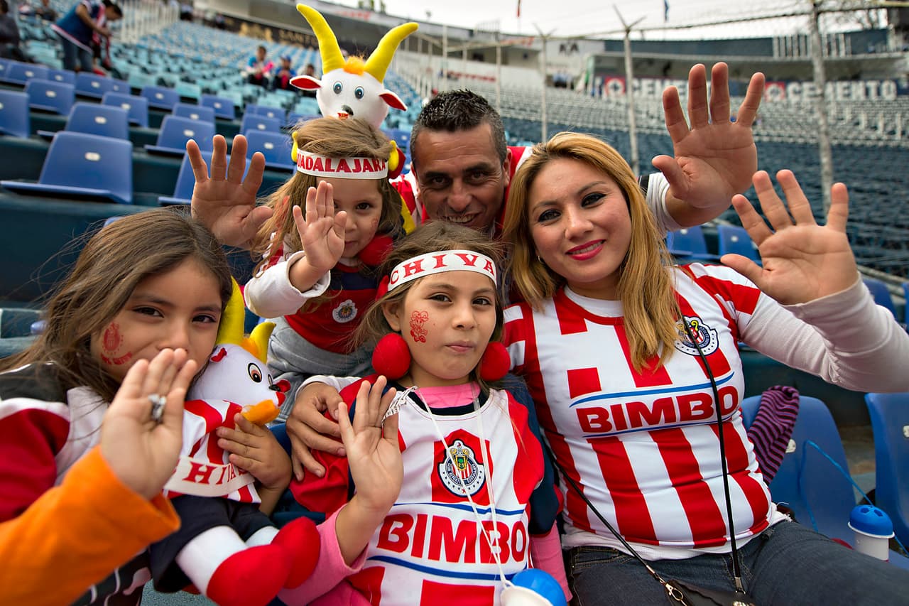 El colorido de la afición en la Jornada 2