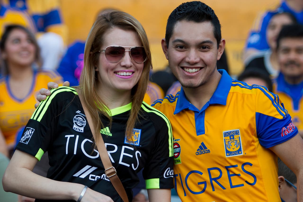 El colorido de la afición en la Jornada 2