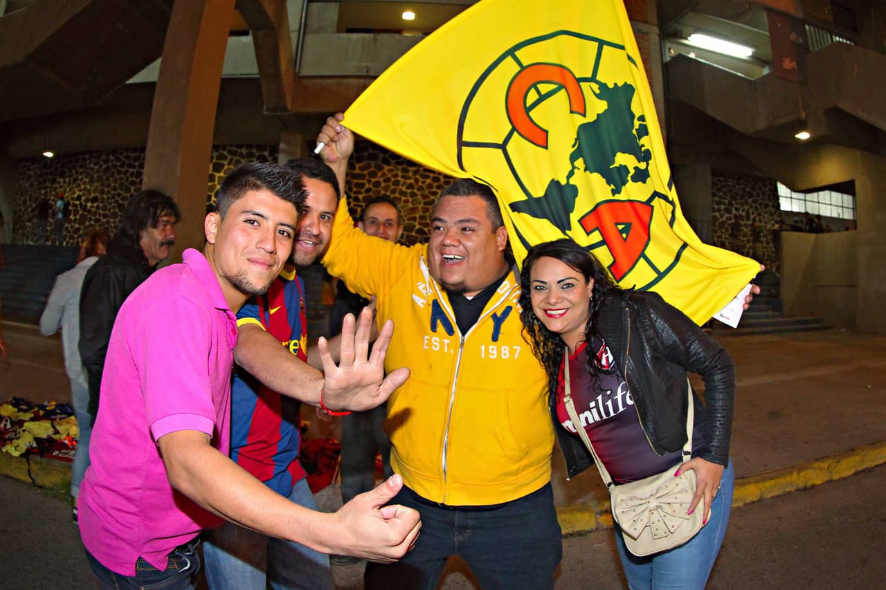 El colorido de la afición en la Jornada 2