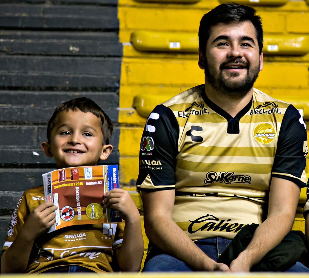 El colorido de la afición en la Jornada 2