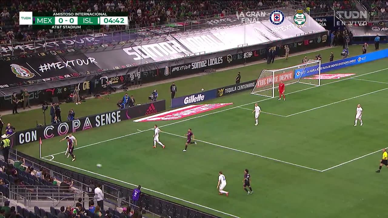 ¡TIRO ATAJADO! disparo por Carlos Rodríguez.