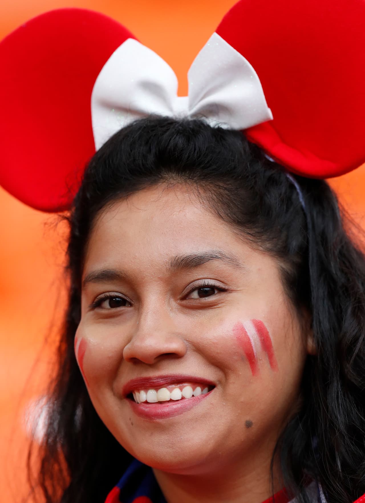 Ekaterinburg (Russian Federation), 21/06/2018.- A supporter of Peru before the FIFA World Cup 2018 group C preliminary round soccer match between France and Peru in Ekaterinburg, Russia, 21 June 2018. (RESTRICTIONS APPLY: Editorial Use Only, not used in association with any commercial entity - Images must not be used in any form of alert service or push service of any kind including via mobile alert services, downloads to mobile devices or MMS messaging - Images must appear as still images and must not emulate match action video footage - No alteration is made to, and no text or image is superimposed over, any published image which: (a) intentionally obscures or removes a sponsor identification image; or (b) adds or overlays the commercial identification of any third party which is not officially associated with the FIFA World Cup) (Mundial de Fútbol, Rusia, Francia) EFE/EPA/ATEF SAFADI EDITORIAL USE ONLY