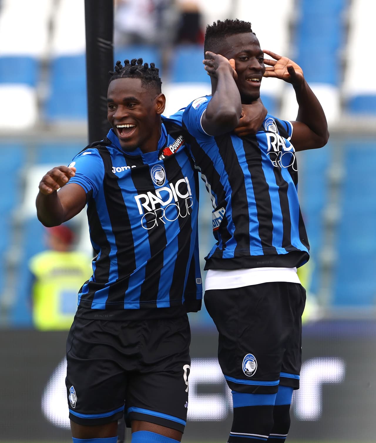 La primera oferta fue del Atalanta que calificó a previa de Champions y necesita un suplente del colombiano Duvan Zapata.