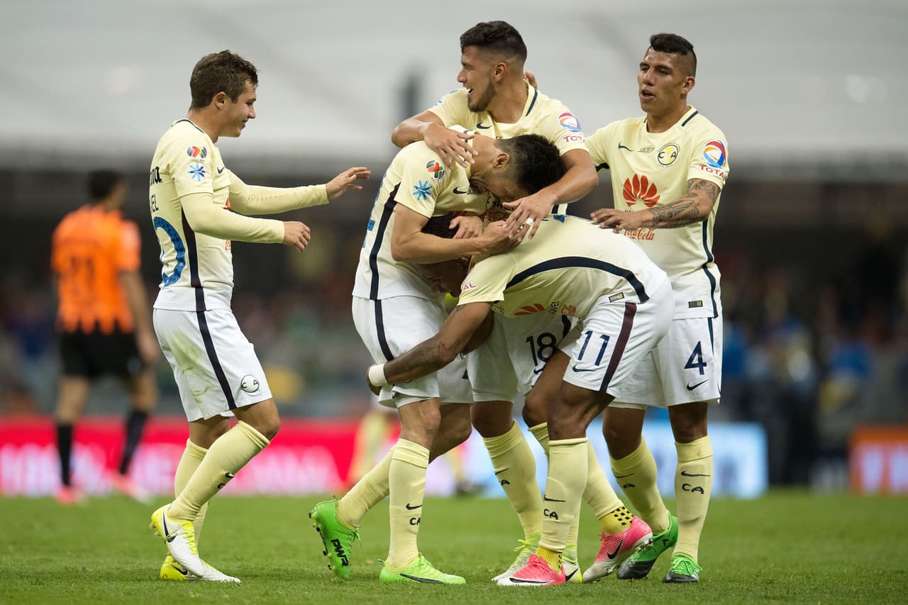 Pero fue Michael Arroyo quien rompió el partido. Una genial jugada suya por la banda izquiera concluyó con un remate de Oribe Peralta quien marcó el único gol del partido.