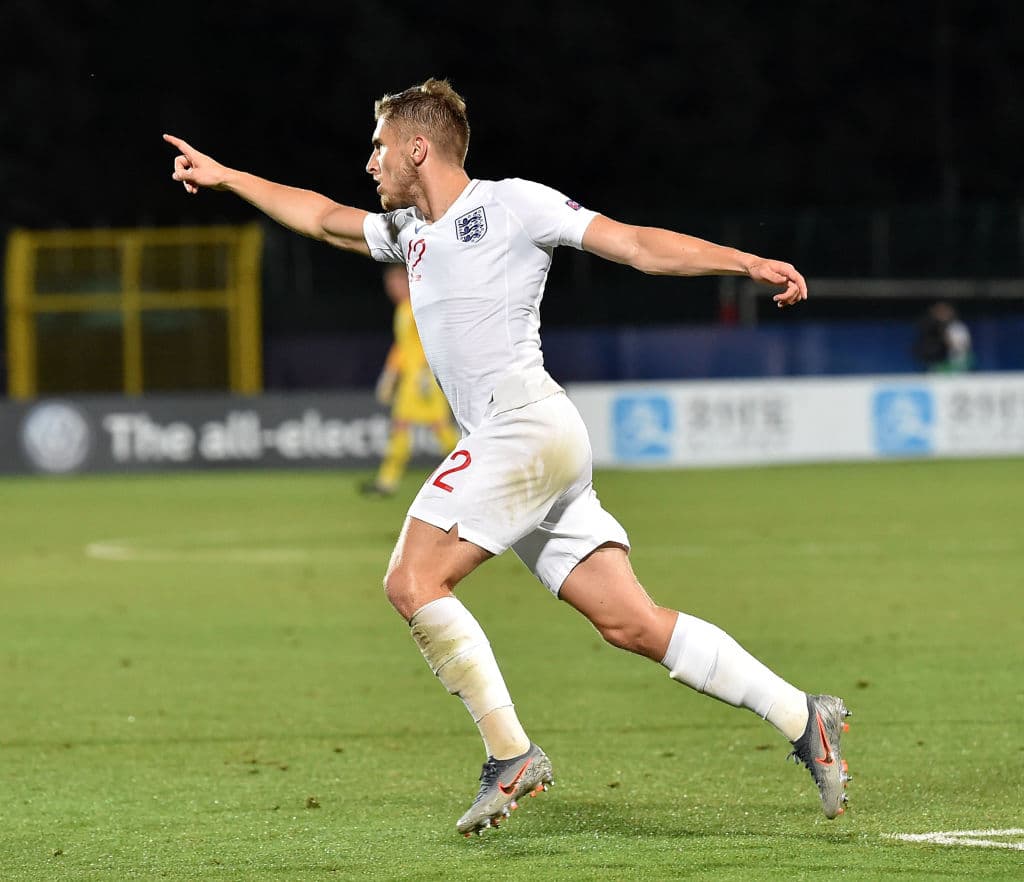 En tanto que Jonjoe Kenny (12) a los 70 minutos marcó la tercera anotación del equipo de la rosa.