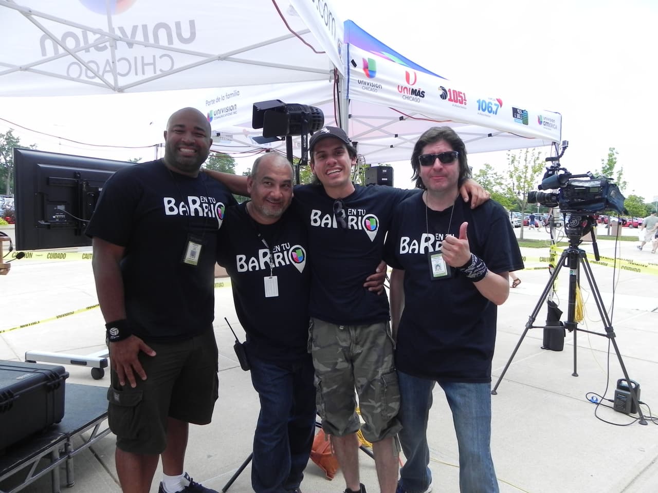 Jorge Barbosa y el Omarcillo de Latino Mix transmitieron desde la casa de los White Sox.