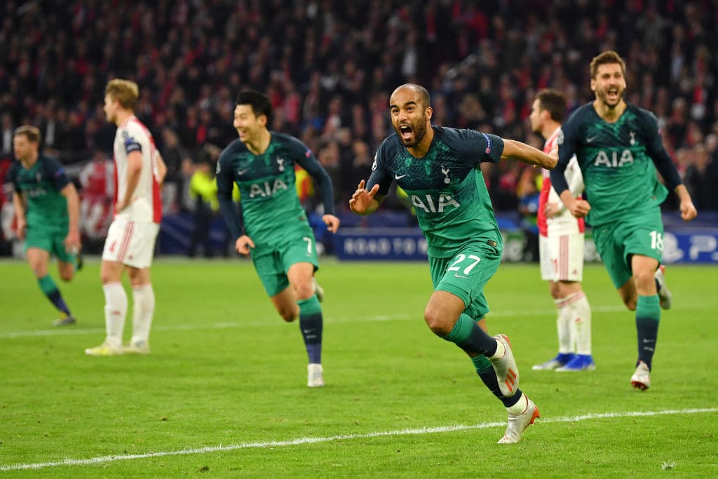 Una actuación milagrosa, providencial, para la eternidad, así fue el triplete que marcó Lucas Moura a favor del Tottenham Hotspur en la Vuelta de las Semifinales de la Liga de Campeones ante el Ajax. Moura anotó a los 55, 59 y 96 minutos los goles que le sacan de la bolsa el boleto a la Final a los Holandeses. Estas son las imágenes de esa proeza.