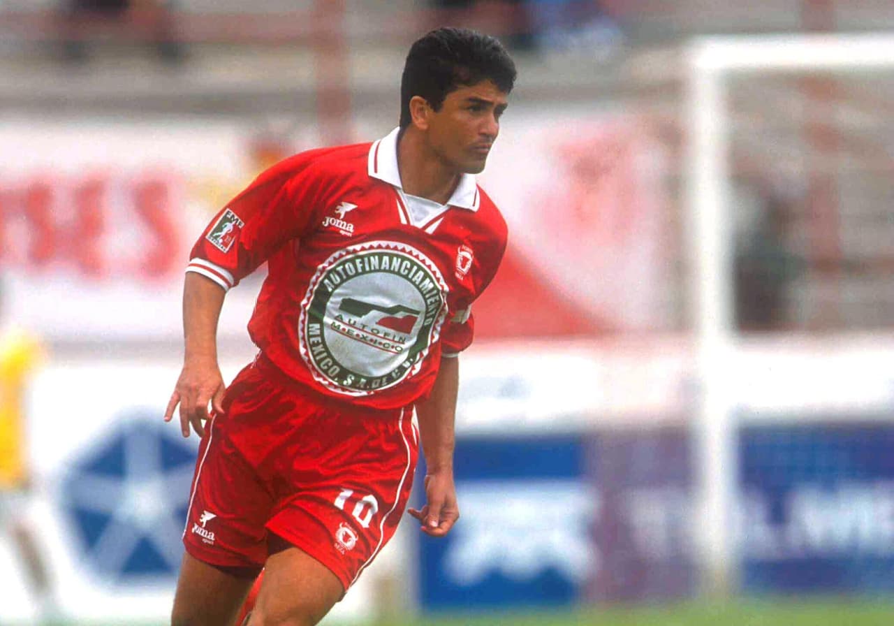 Los Toros Neza ficharon al brasileño 
<b>Bebeto</b> en 1999 con 35 años de edad. Su ciclo acá fue lamentable y en pocos meses se fue por porblemas con la directiva.