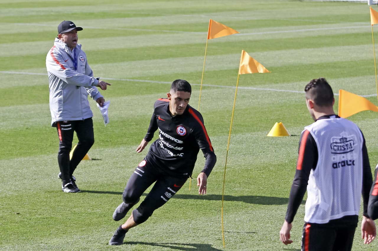 Chile, dirigida por el colombiano Reinaldo Rueda, venció a México en su último amistoso, pero ahora con el argentino Gerardo Martino al mando del Tri ajusta sus piezas para un duelo diferente.