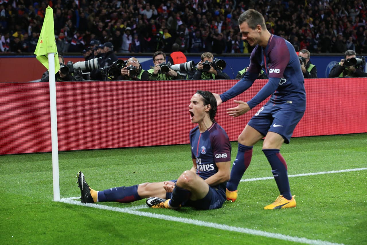 La alternativa de Cavani ante el clan brasileño es formar su propio grupo: el clan del Río de la Plata.