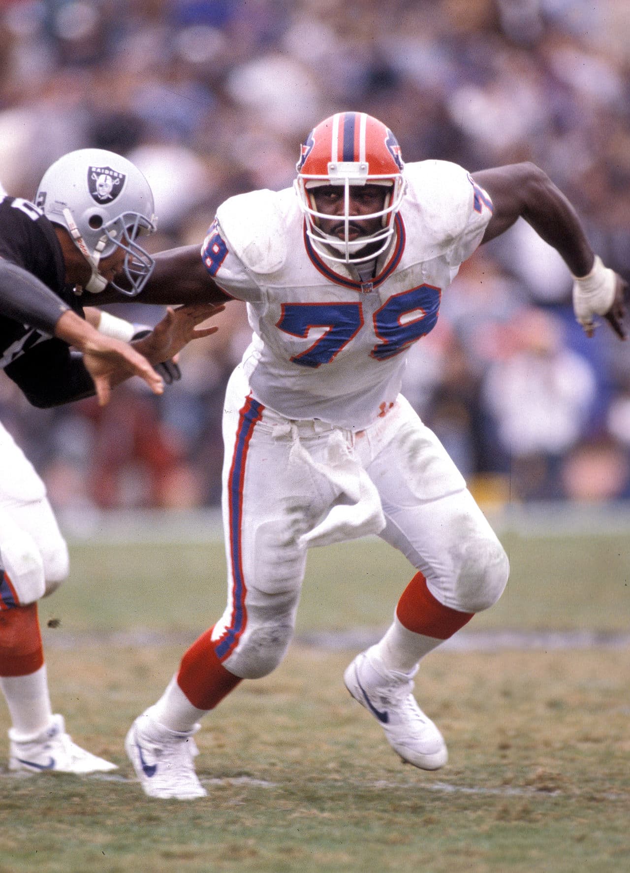 Liniero Defensivo - Bruce Smith / Draft: 1985 / Universidad: Virginia Tech / Carrera en la NFL: 19 temporadas (Buffalo Bills, 1985-1999. Washington Redskins, 2000-03).