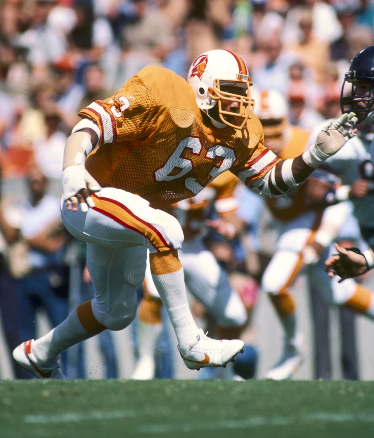 Liniero Defensivo - Lee Roy Selmon / Draft: 1976 / Universidad: Oklahoma / Carrera en la NFL: 9 temporadas (Tampa Bay Buccaneers, 1976-1984).