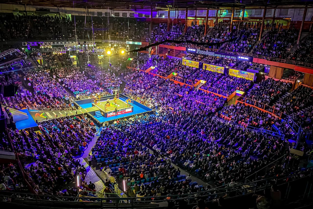 Peste Negra honra a su líder con tremendo triunfo en la Arena México