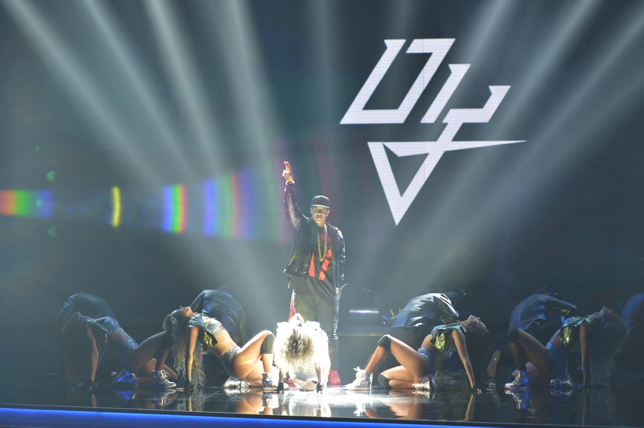 Daddy Yankee fue el encargado de dar inicio a la ceremonia con una presentación que elevó la adrenalina de los asistentes.