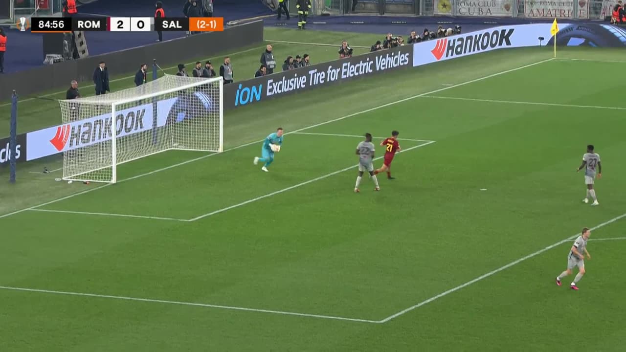 ¡TIRO ATAJADO! disparo por Andrea Belotti.