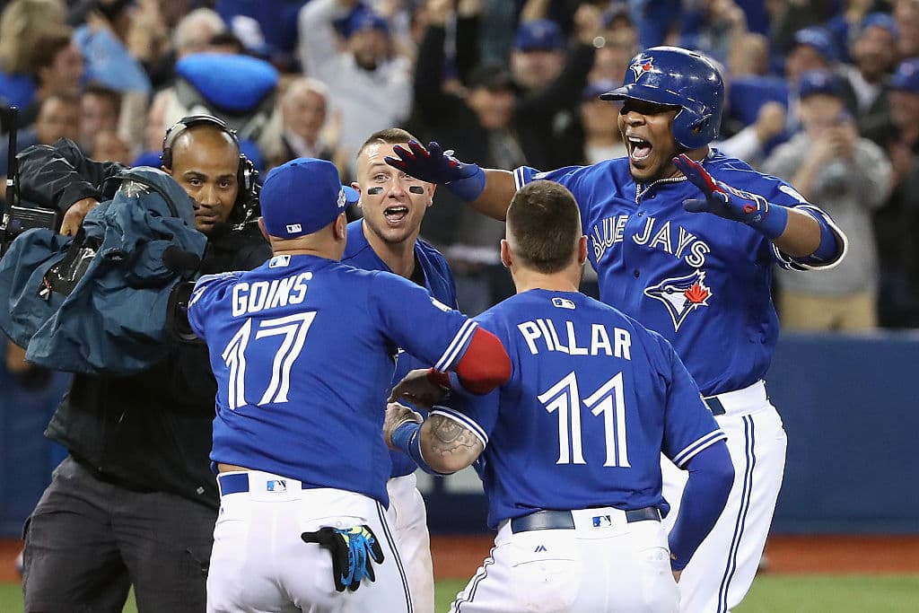 Edwin Encarnación lleva a Toronto a la serie divisional de la americana