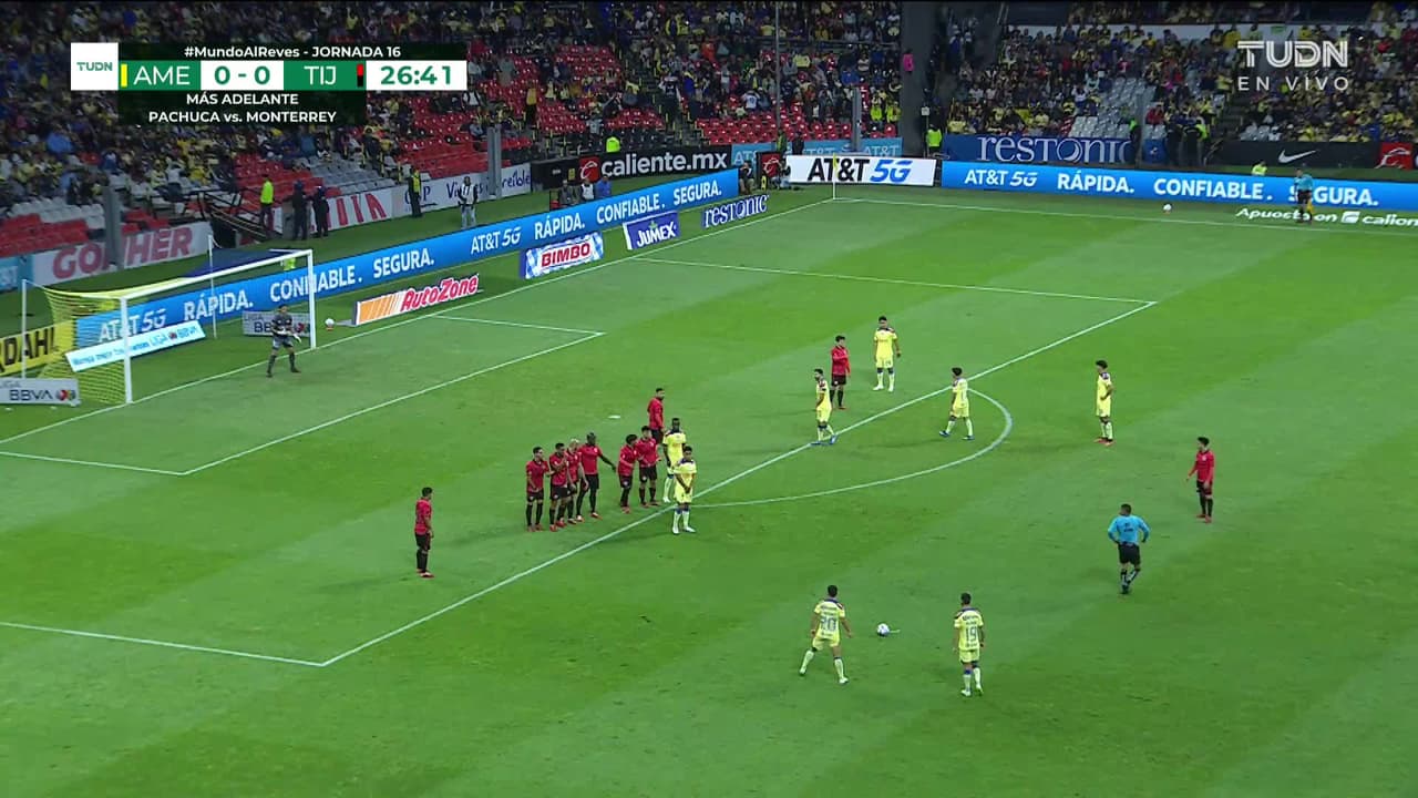 ¡TIRO ATAJADO! disparo por Ramón Juárez.