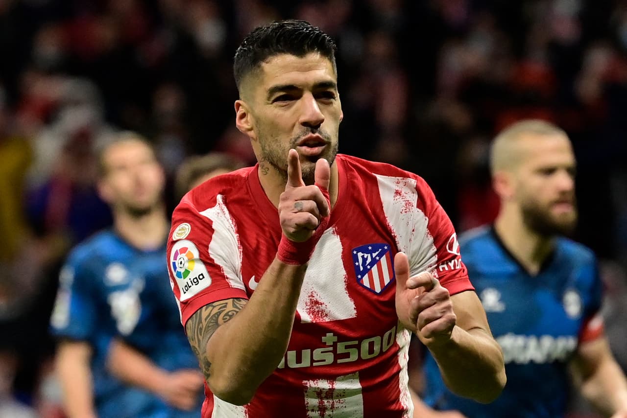 El Atlético de Madrid goleó al Alavés con sendos dobletes de Joao Félix y Luis Suárez.