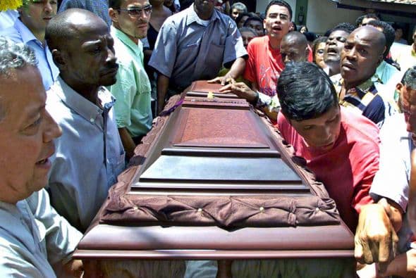 El amor enfermizo de un extinto líder de una banda de sicariato de Cali por la compañera sentimental de Albeiro Usuriaga fue el detonante del crimen contra el ex jugador. Fue en el 2004 en Santiago de Cali.