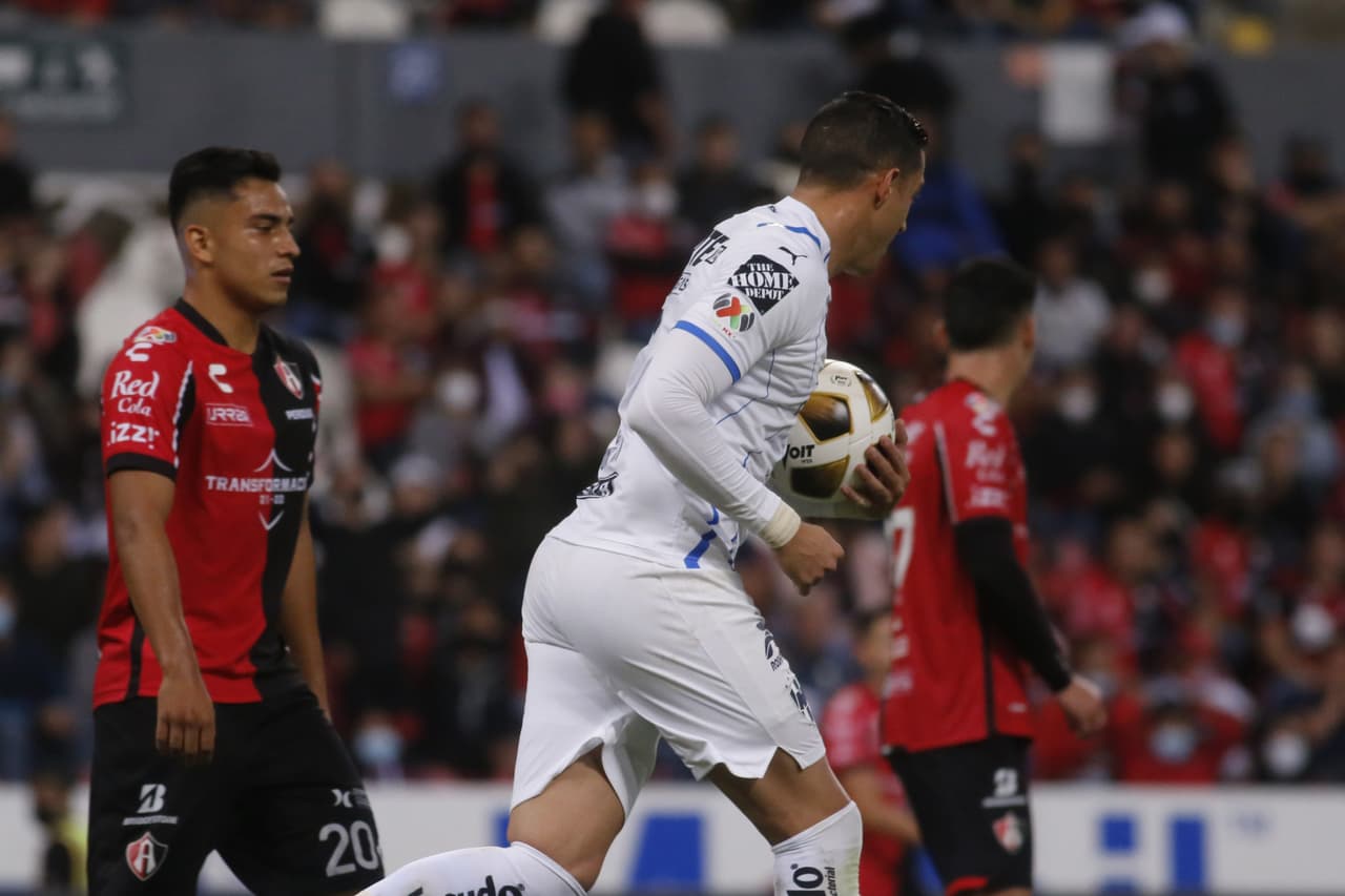 Hasta el 73' llegaría el empate de Rayados por medio de Alfonso González, pero la reacción resultaría ser tardía.