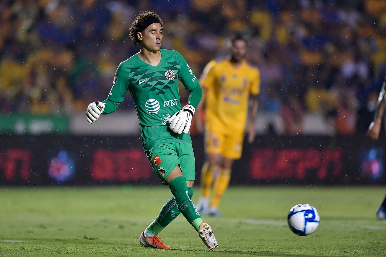 El mexicano de mayor nivel en Liga MX es Guillermo Ochoa. El arquero del Tri tiene 78 de puntuación.