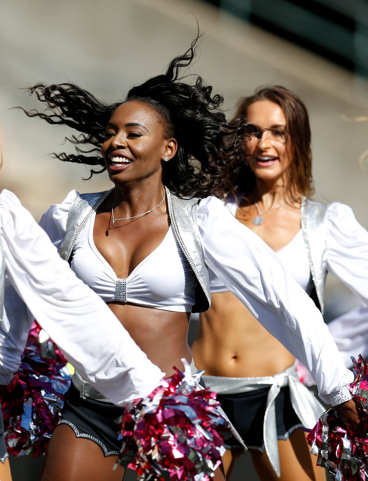 Las animadoras de los equipos del fútbol americano estadounidense le ponen un condimento especial a los encuentros de la NFL en los diferentes estadios en Estados Unidos.