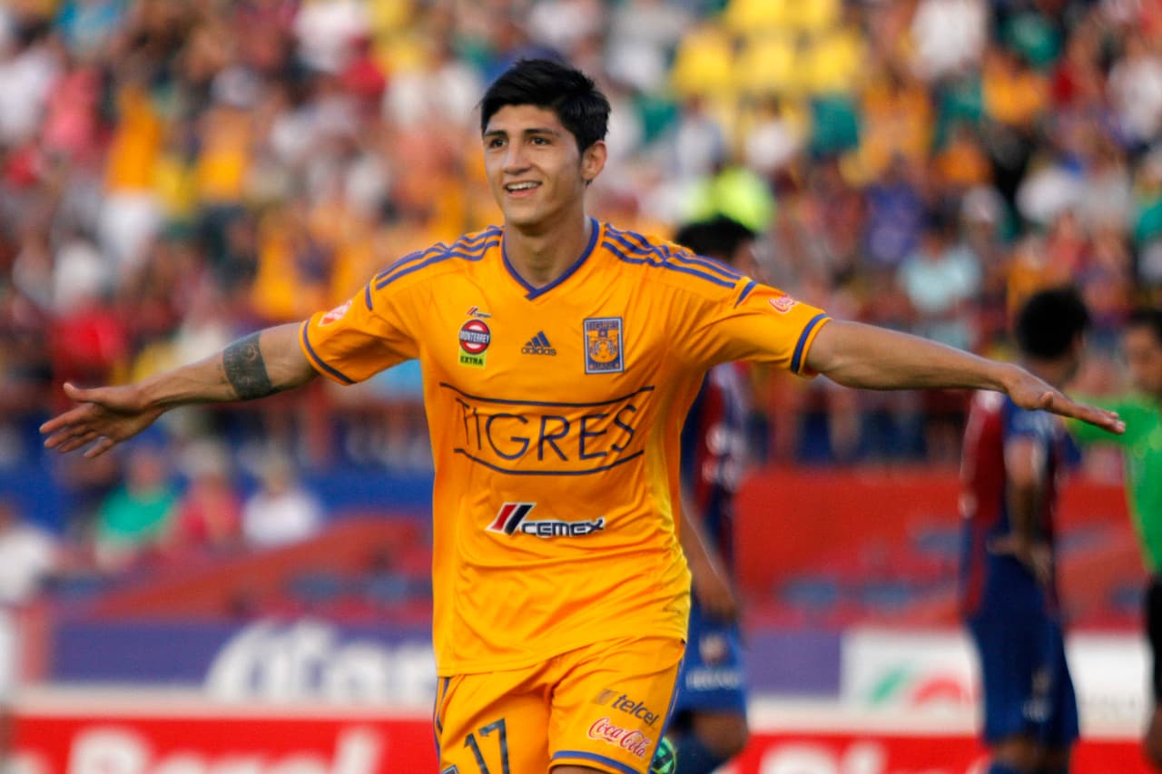 Pulido tuvo una etapa brillante con Tigres, pero su salida se dio en medio de la polémica por su intención de irse a jugar a Europa y la idea del club por retenerlo, en un conflicto en el que el Tribunal de Arbitramiento Superior (TAS) dio sentencia favorable para el equipo.