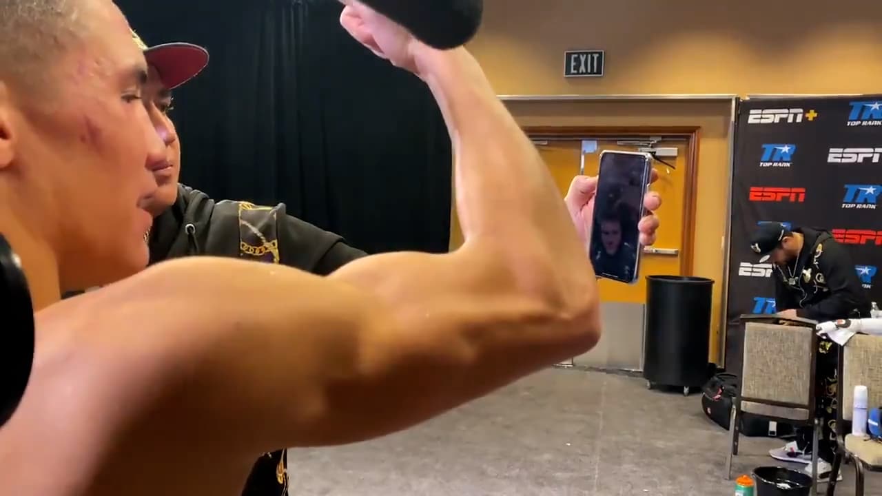 Óscar Valdez noquea a Berchelt y es nuevo campeón mundial