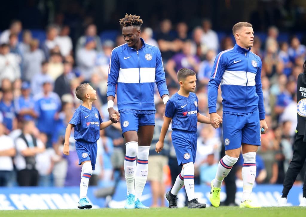 Por otro lado, hay equipos que sortean los lugares entre sus socios, sin cobrar un solo peso, o una sola libra en este caso: Arsenal, Chelsea, Liverpool, Manchester United, Manchester City, Newcastle y Southampton.