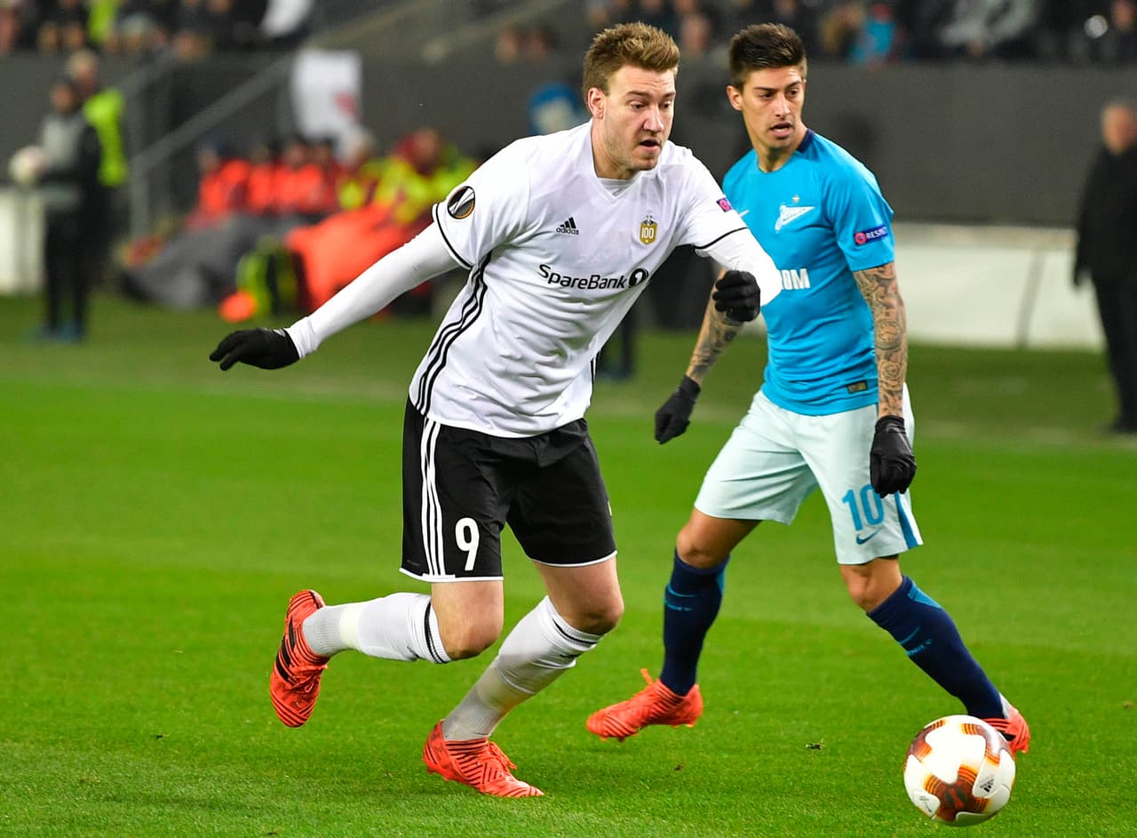 Rosenborg 1-1 Zenit: los noruegos no superion aguantar la ventaja y en el último minuto se dejaron empatar por los rusos, que con el punto se clasificaron a dieciseisavos de final.