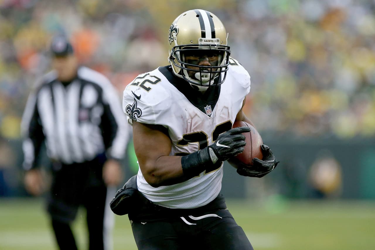 El ataque terrestre de Saints también funcionó muy bien gracias a Mark Ingram quien sumó 105 yardas y 1 anotación en 22 acarreos.